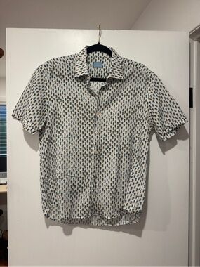 Culturata Contemporary Fit Pineapple Print Button-Up | Medium | 100% Cotton